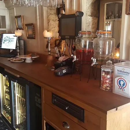 Tavern De Geulhemermolen מלון