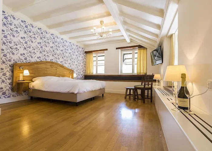 Tavern De Geulhemermolen فندق بيرغ إين تيربيلييت